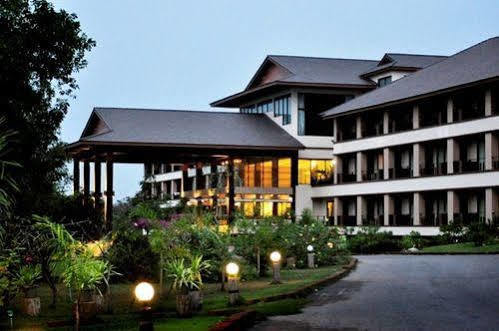Hillside Country Home Golf & Resort Kabin Buri Buitenkant foto